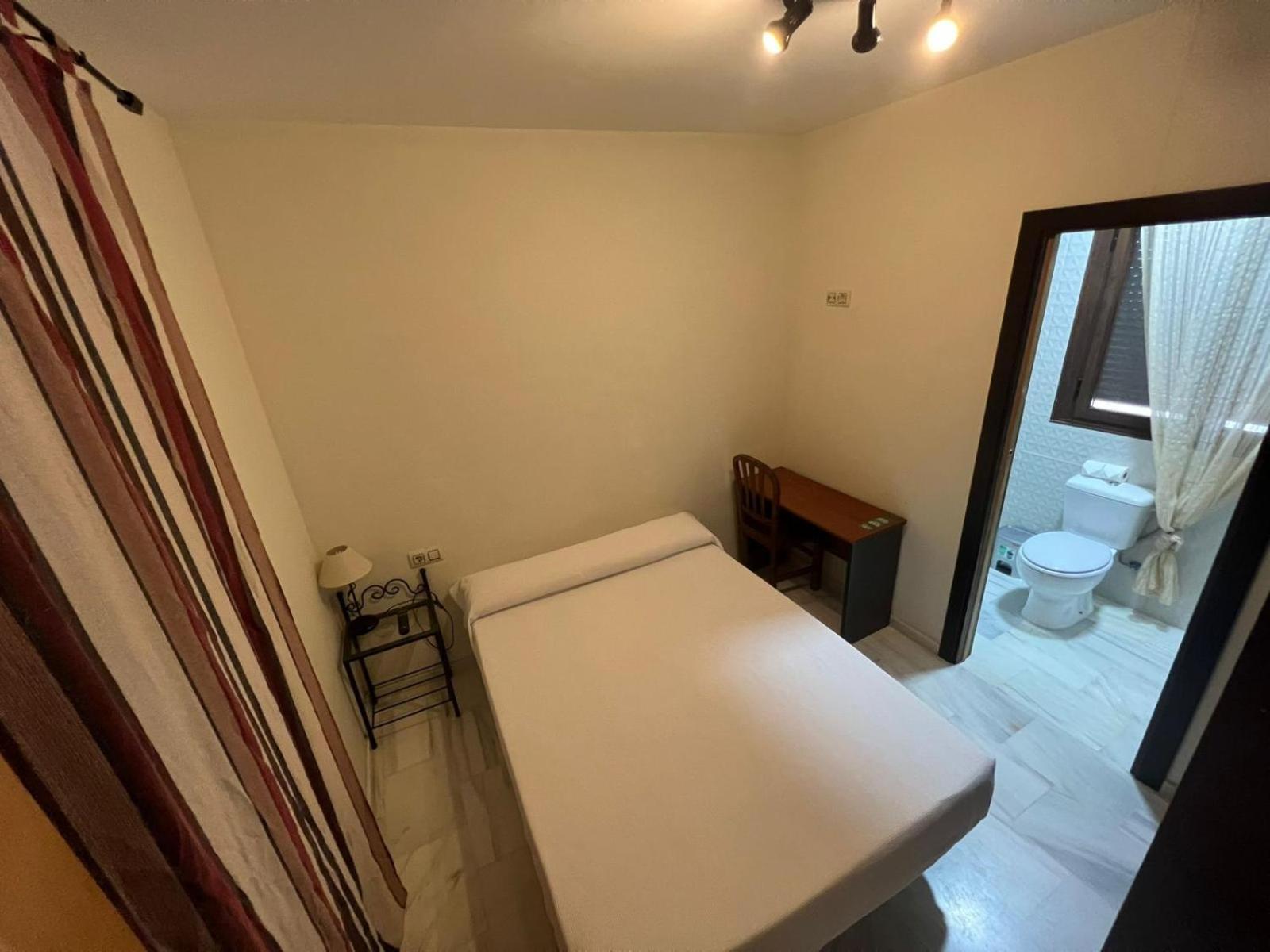 פוואנטה חניל Hostal El Pasaje מראה חיצוני תמונה