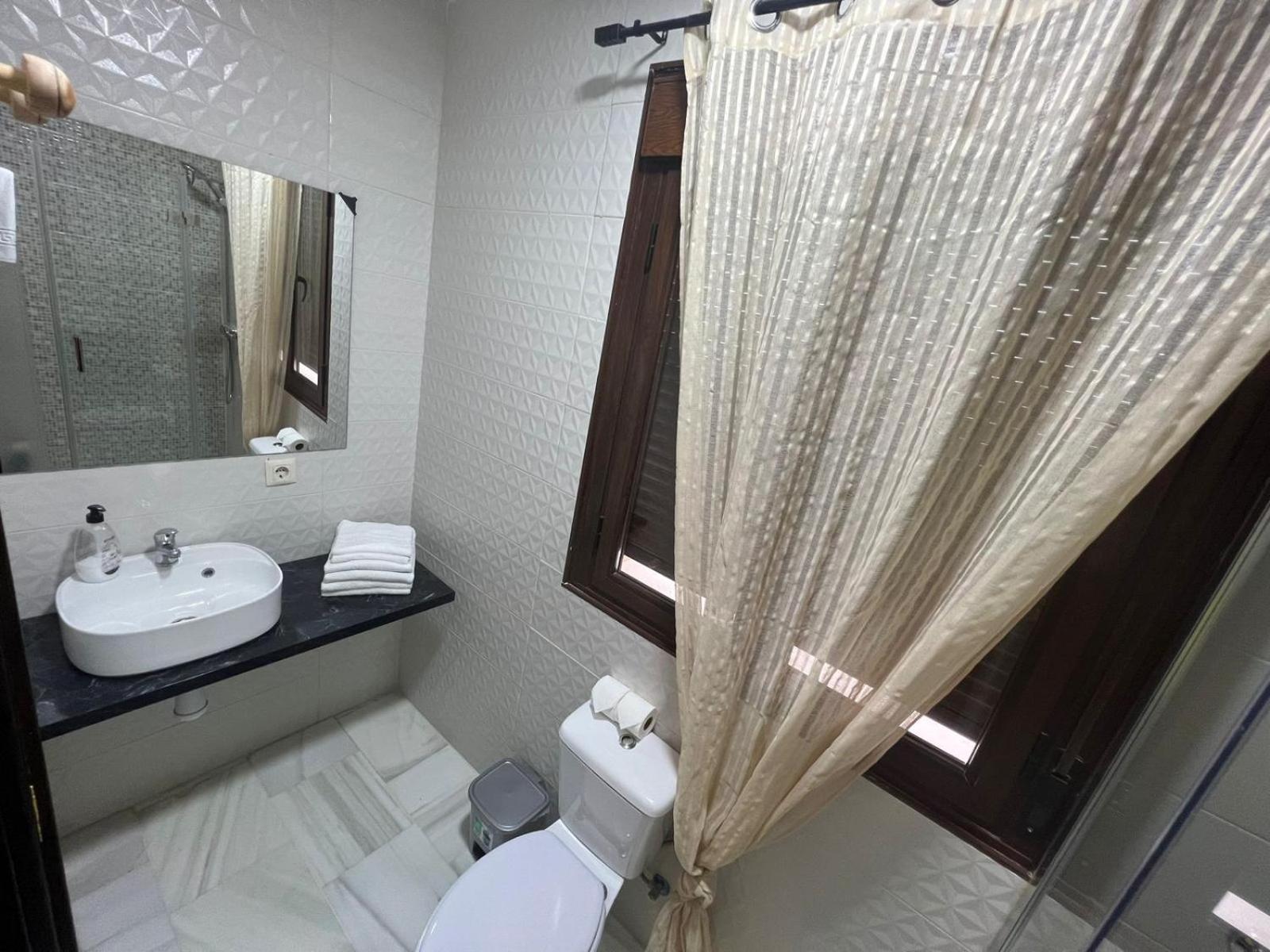פוואנטה חניל Hostal El Pasaje מראה חיצוני תמונה