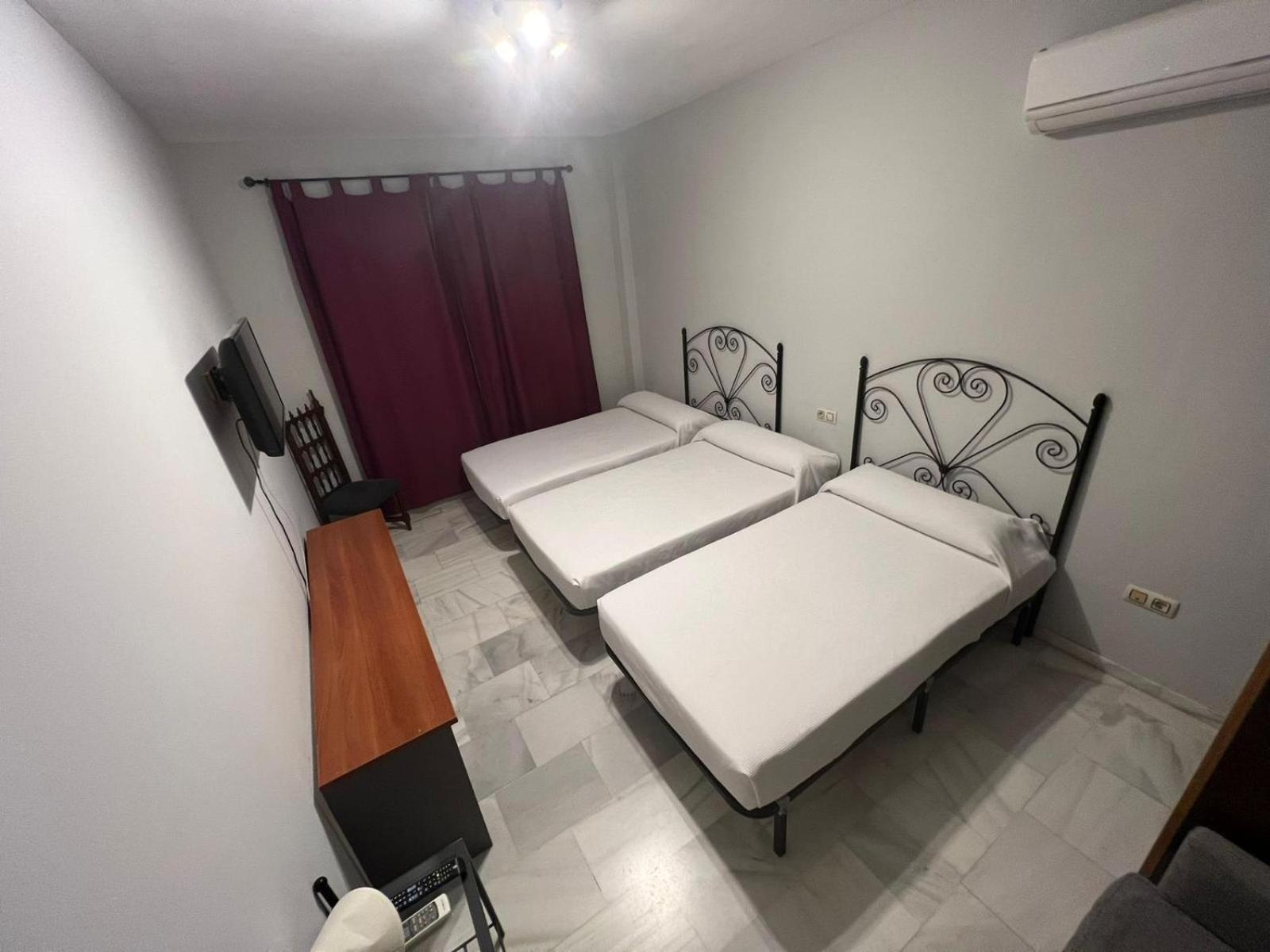 פוואנטה חניל Hostal El Pasaje מראה חיצוני תמונה
