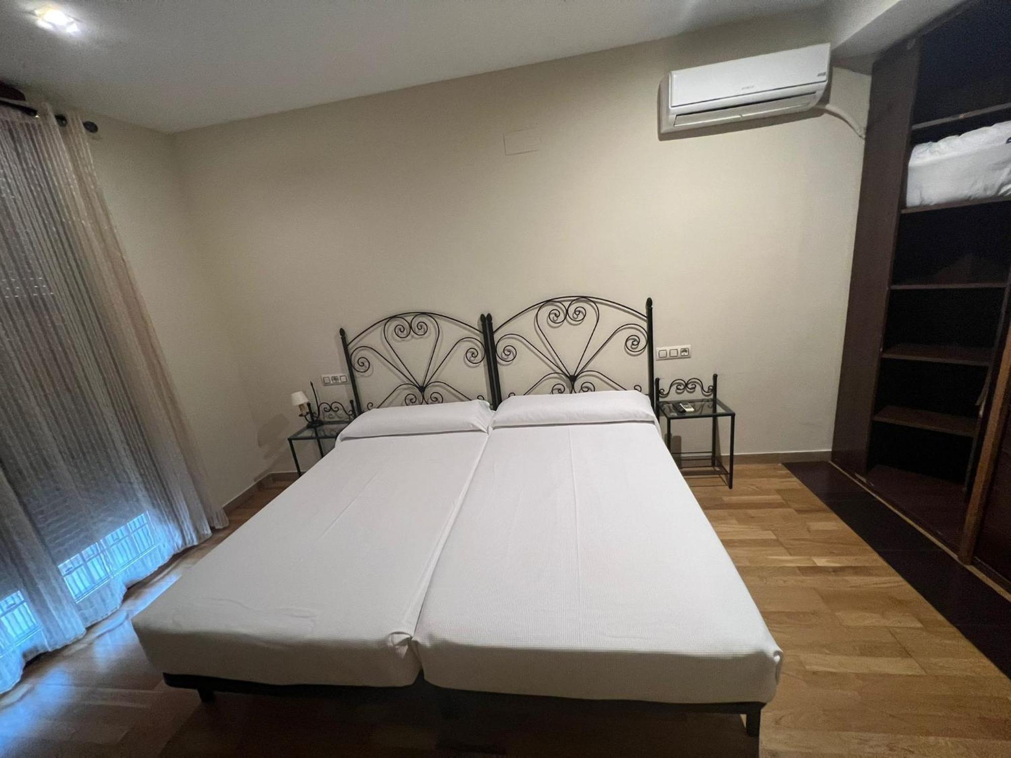 פוואנטה חניל Hostal El Pasaje מראה חיצוני תמונה