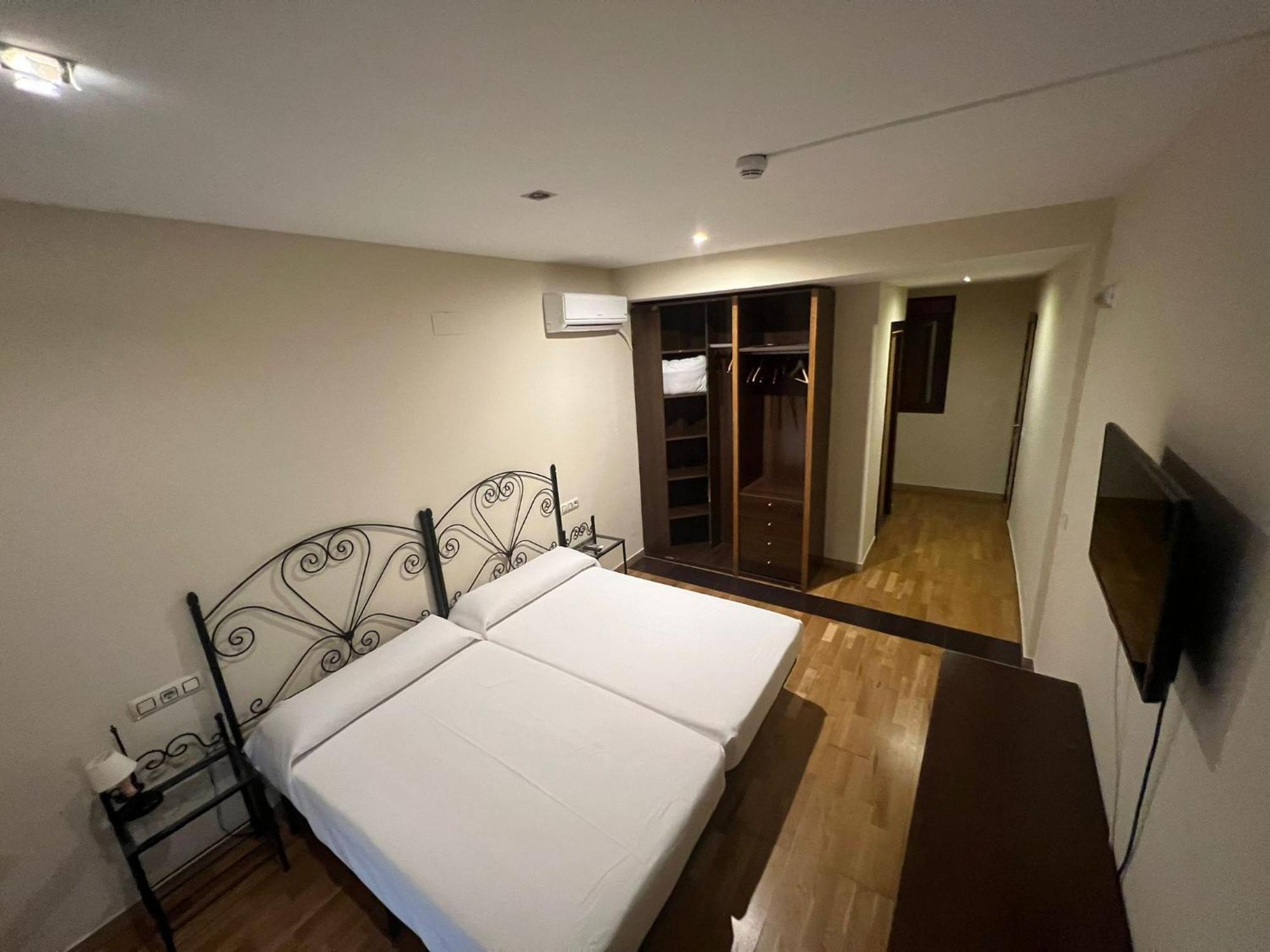 פוואנטה חניל Hostal El Pasaje מראה חיצוני תמונה